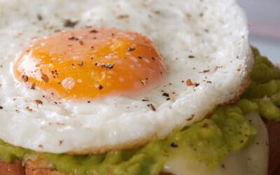 tostada de aguacate